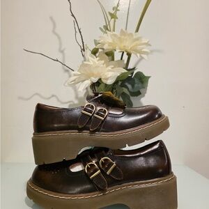 SIZE 8 MARY JANES brown leather with buckle and platform